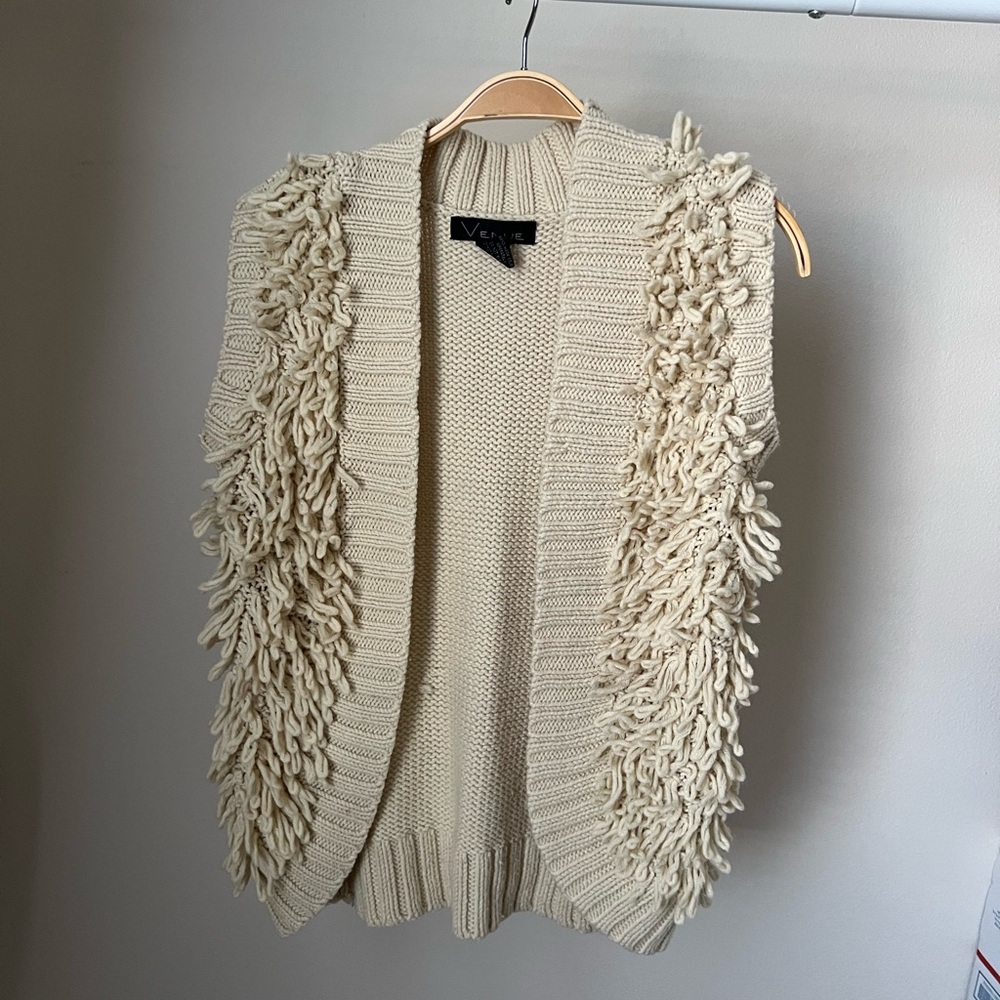 Sweater vest